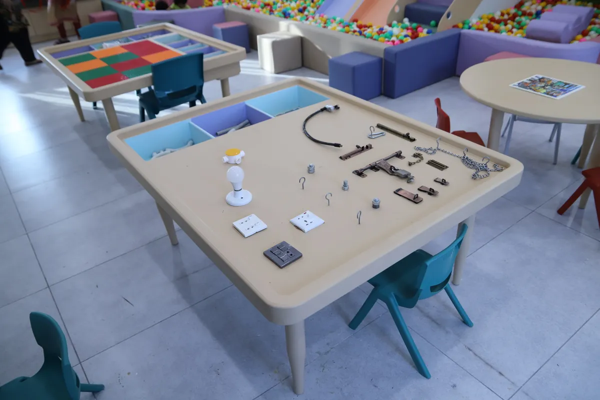 Latcher Table